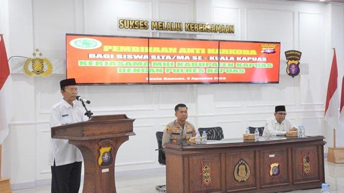 Pelaksana Tugas Bupati Kapuas HM Nafiah Ibnor Buka Kegiatan Anti Narkoba bagi Pelajar