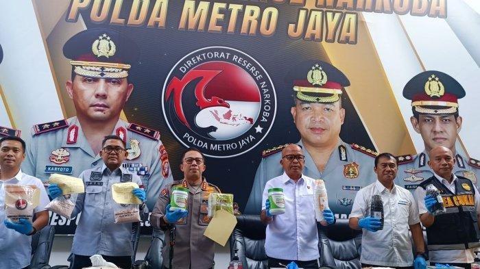 1,5 Kilogram Ekstasi Serbuk Dari Cina Gagal Beredar, Pasangan Suami Istri Diringkus Petugas