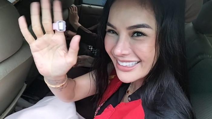 Masih Bisa Tersenyum, Reaksi Nikita Mirzani dengar Vonis 4 Tahun Penjara Terekam