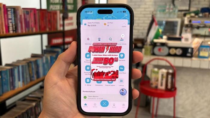 TAMBAH DAYA- Promo tambah daya “Power Hero” dapat diakses melalui aplikasi PLN Mobile. Pelanggan prabayar cukup melakukan pembelian token listrik, sedangkan pelanggan pascabayar dapat melakukan pembayaran tagihan listrik. Setelah transaksi berhasil, pelanggan dapat mengklaim voucher promo melalui fitur 