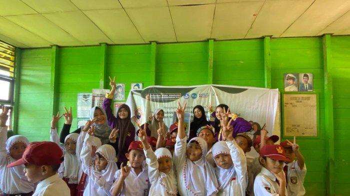 Lewat Permainan, Tim Pengabdian Prodi Psikologi ULM Ajarkan Perilaku Prolingkungan kepada Siswa SD