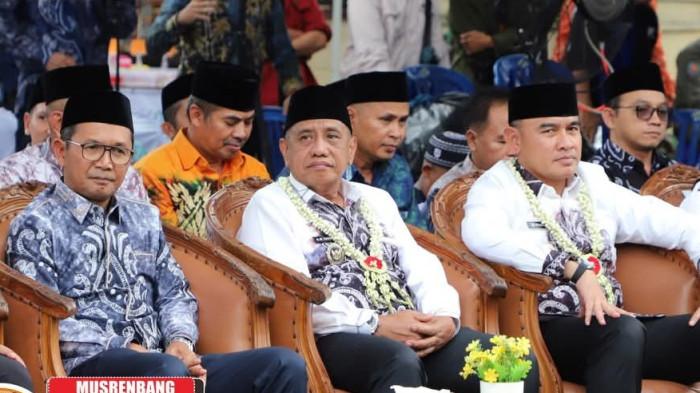 RAMADAN EXPO - Ketua DPRD Tala H Khairil Anwar (kiri) menghadiri pembukaan Ramadan Expo 01