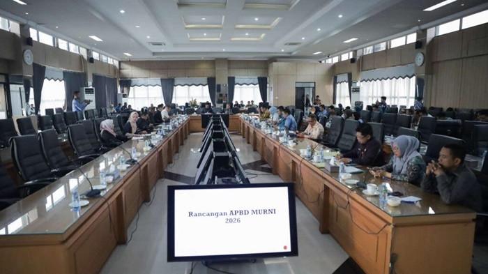 DPRD Kalsel Evaluasi Proyek Pemprov, RAPBD 2026 Diproyeksi Cuma Rp 7,24 Triliun