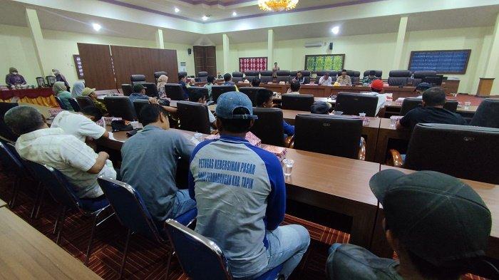 Tak Lagi Pekerjakan Puluhan Petugas Kebersihan Pasar, Begini Penjelasan Kadisdag Tapin