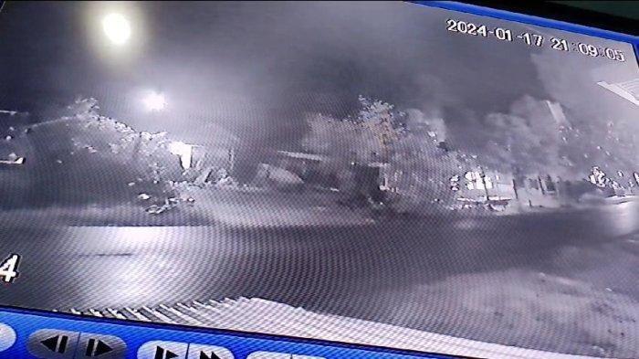 Detik detik Kebakaran Jalan Ir H Juanda Sampit Terekam CCTV, Api Muncul Usai Ditinggal Pemilik