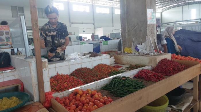 Harga Beragam Cabai di Pasar Bauntung Banjarbaru Merangkak Naik, Pedagang Ungkap Penyebabnya