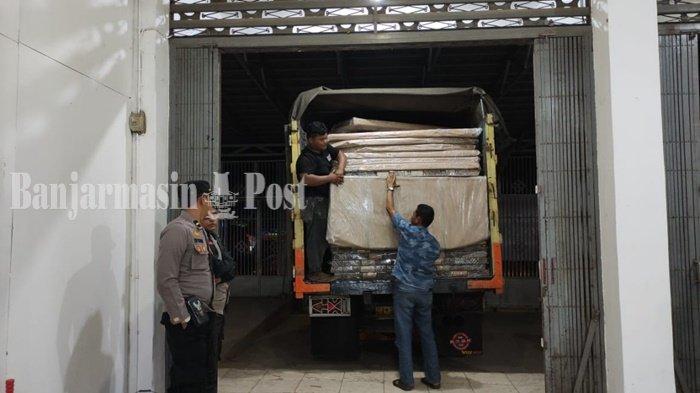 Ribuan Bilik Suara Tiba di Gudang Logistik, KPU HST Siapkan Pengamanan