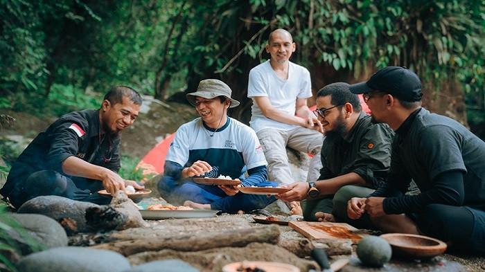 Ritno Kurniawan, Perintis Wisata Nyarai, dari Sumatra Barat, ia mengubah hutan lindung bekas pembalakan dan kini menjadi magnet wisata alam yang mendunia dan telah menarik ratusan ribu wisatawan. Dari hanya lima pemandu pada awalnya dan kini berkembang menjadi 150 pemandu, termasuk pemandu bersertifikasi internasional.