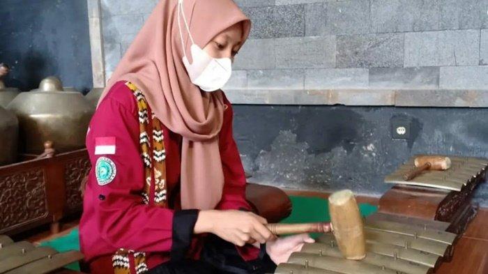 Perjuangan Anak Nelayan di Banjarmasin Agar Bisa Kuliah, Fika Raih Beasiswa dan Magang di Jakarta