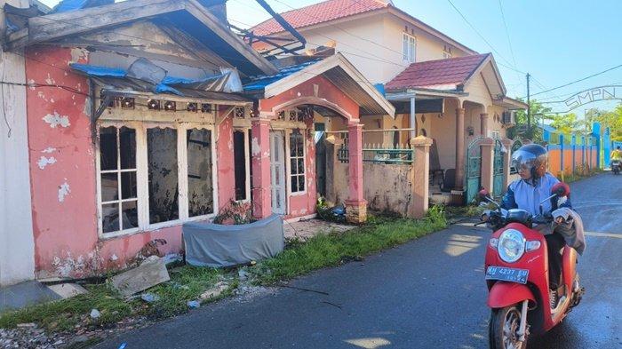 Mendadak Keluar Asap, Rumah Kosong di Kompleks Bumi Raya Permai Pekapuran Raya Banjarmasin Terbakar