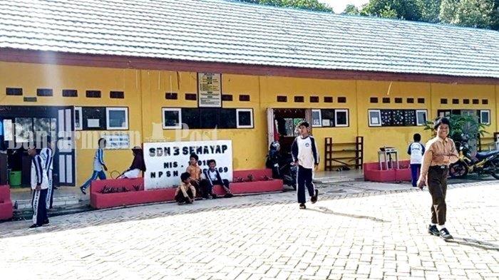 Bikin Terobosan Baru, SDN 3 Semayap Kotabaru Gratiskan Seragam Sekolah Bagi Murid Baru