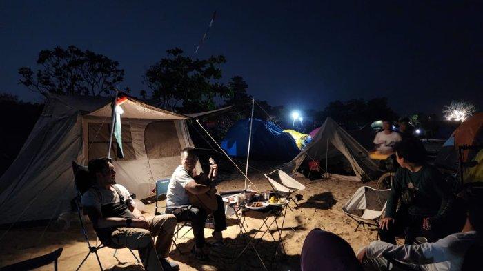 Pagi Ini Merah Putih Berkibar di Pesisir Manggisan Tanahlaut, Pohon Penghijauan Turut Ditanam