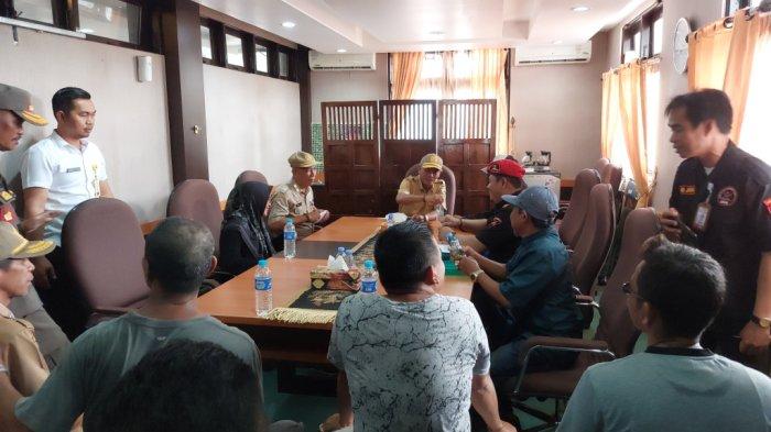 Tumpahkan Uneg-uneg di Depan Sekda, Mulai Soal Warga tak Dapat Raskin Hingga Pemotongan Bansos