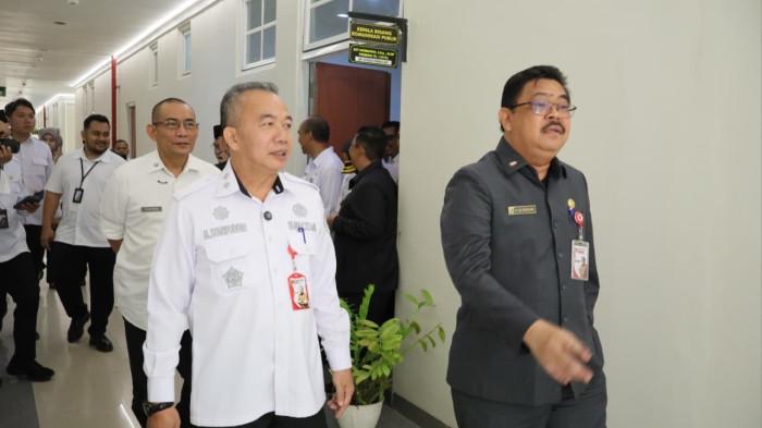 Sekda Provinsi Kalsel, M Syarifuddin didampingi Kepala Diskominfo Kalsel334