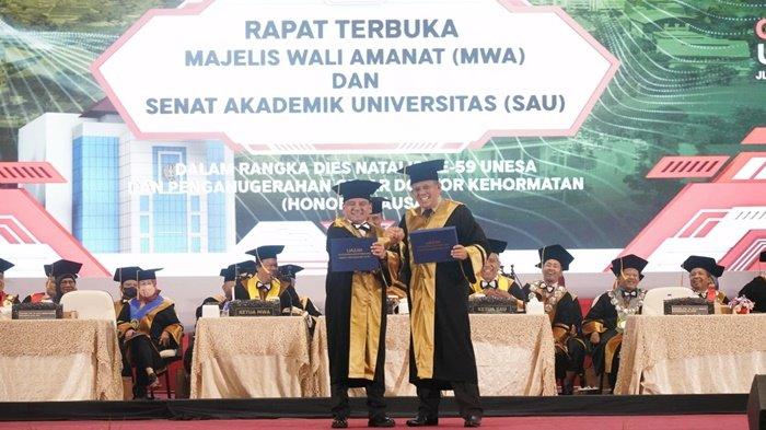 Sekjen Kemenkumham Dianugerahi Doktor HC dari Unesa, Kakanwil Kemenkumham Kalsel Ucapkan Selamat