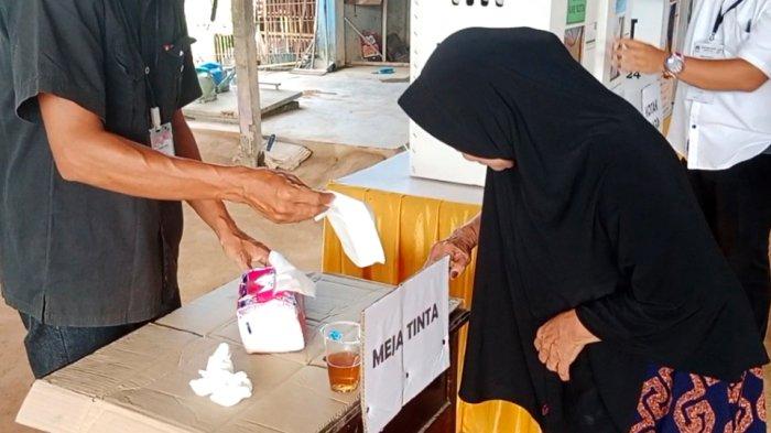 Pemilih Antusias ke TPS 04 Desa Stagen Kotabaru, Sejak Pagi Sudah Berdatangan