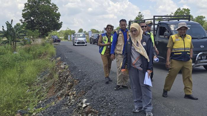 Tinjau Proyek Jalan di Kawasan Aerocity Banjarbaru, Anggota DPRD Siska Monalisa Tekankan Ini