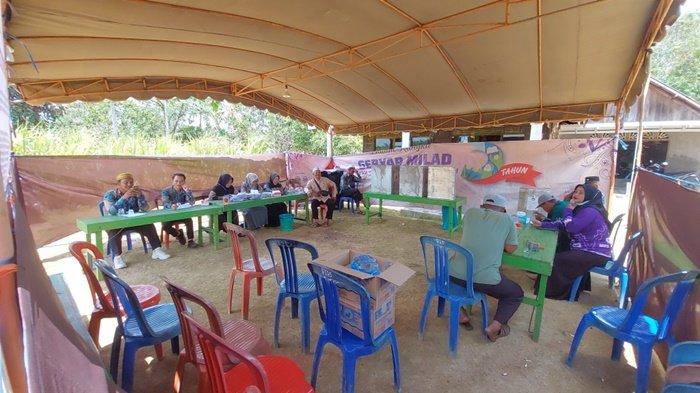 Pilkades di Takisung Tala Ini Hanya Diikuti Bapak dan Anak, Ini Yang Terjadi Saat Pencoblosan