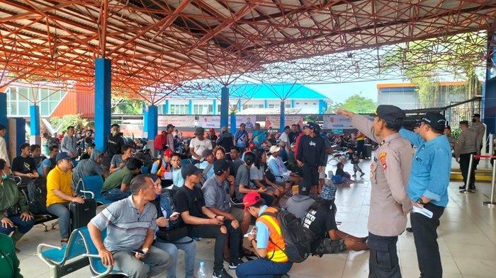 Penumpang di Pelabuhan Trisakti Meningkat, Polsek KPL Ingatkan Pemudik Awasi Barang Bawaan