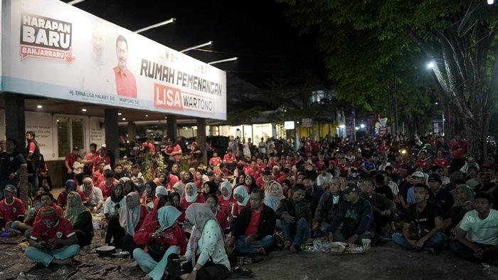 Lisa Halaby-Wartono Nobar Timnas, Semangat Nasionalisme Berkobar di Rumah Pemenangan Banjarbaru