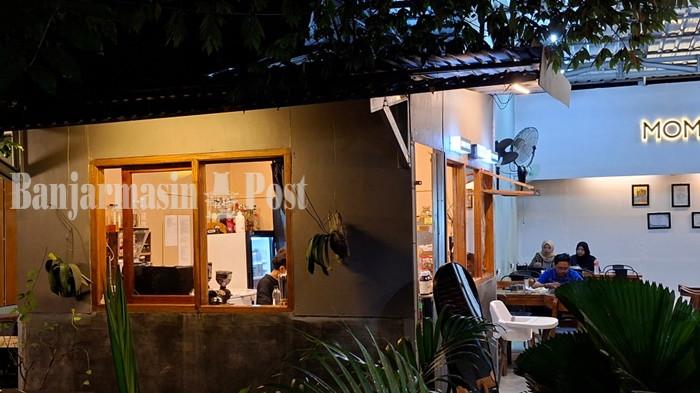 MOMEN KOPI-Suasana nyaman di Momen Kopi di Barabai kerap menjadi pilihan pengunjung datang ke kafe ini.