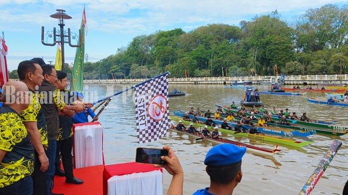 Semarakkan Hari Bhayangkara ke 78, Polda Kalsel Gelar Lomba Jukung Baanam