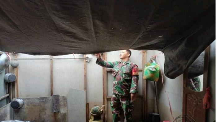 Update Angin Kencang di Desa Keliling Benteng Tengah Martapura, Atap Rumah Johansyah Porak-poranda