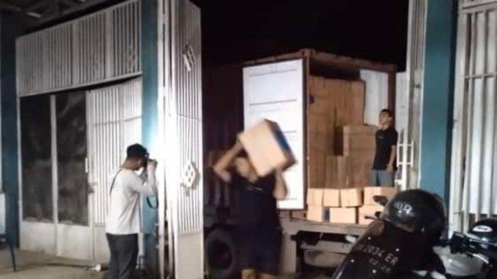 Kelancaran Distribusi Logistik Pemilu 2024, KPU HST Dirikan Posko Logistik di Desa Juhu