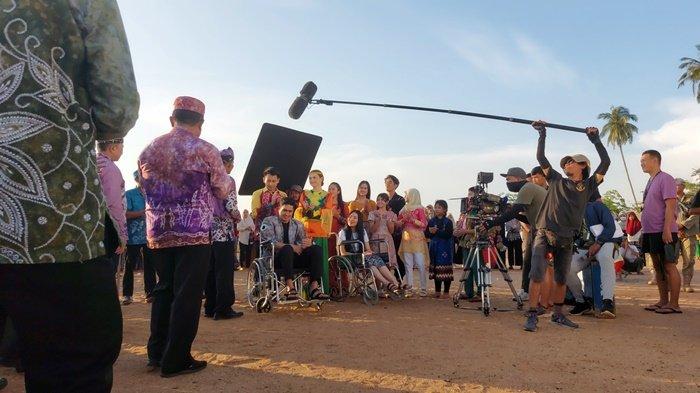 Syuting Film WLCFBB di Air Terjun Bajuin, Bupati Tala Sukamta Adu Akting dengan Marcel Chandrawinata