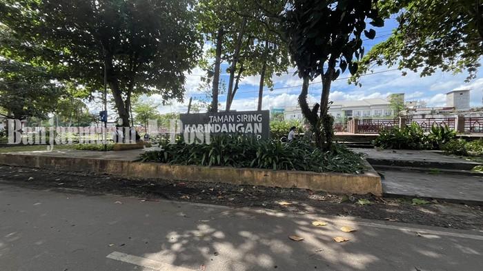 TAMAN KARINDANGAN-Taman Karindangan yang terletak di Jalan RK Ilir RT. 05 RW. 01, Kelurahan Kelayan Barat, Kecamatan Banjarmasin Selatan, menawarkan suasana sejuk dan rindang di tengah hiruk-pikuk kota. Kamis (18/9/2025) Sore.