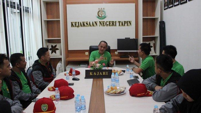 Lepas Atlet Tapin, Ketua PersatuanTenis Meja Tapin Berharap Ini di Porprov XI Kalsel