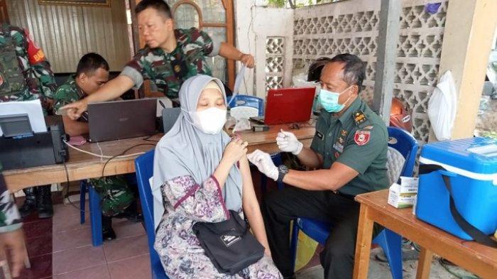 Kasus Covid-19 Melandai, Tim mobile Kodim 1010 Tapin Gelar Serbuan Vaksinasi