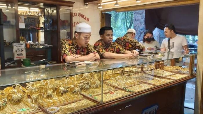 Harga Perhiasan Emas 999 di Kota Banjarmasin, Rabu 5 November 2025, Kembali Turun Rp 10 Ribu