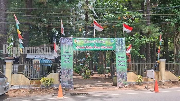 HUTAN PINUS BANJARBARU - Di lokasi Hutan Pinus Banjarbaru bisa juga sebagai tempat untuk acara ulang tahun, dan lain-lain.