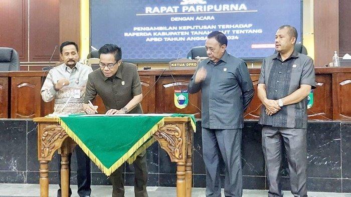 Tengah Malam, DPRD Kabupaten Tala Gelar Rapat Paripurna, Setujui dan Sahkan APBD 2024 Jadi Perda