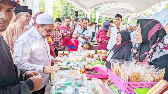 Pelaksana Pasar Wadai di Martapura Ingatkan Pedagang Tidak Menjual Makanan Mengandung Zat Berbahaya