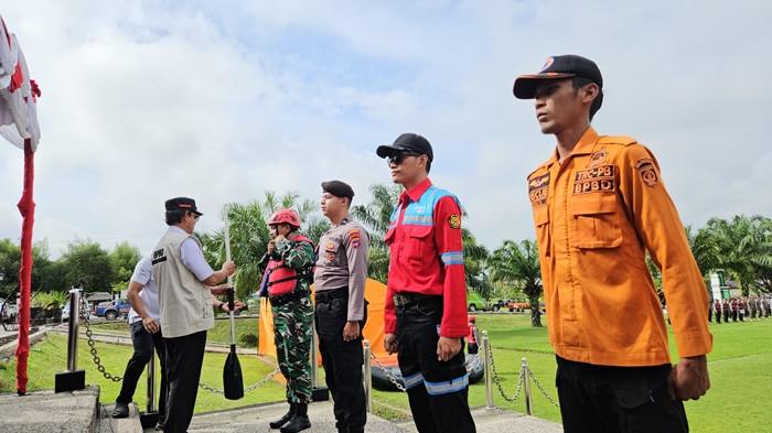 Wakil Bupati Balangan, Akhmad Fauzi secara simbolis memasang peralatan penanganan