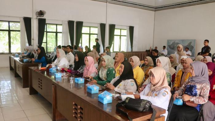 Wakil Bupati Banjar Habib Idrus Al Habsyi membuka pelatihan Aktivis Peduli HIV/AIDS 20254.
