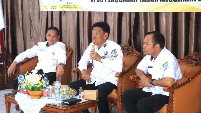 PROGRAM PRS- Wakil Bupati HSS, Suriani berikan sambutan dan sebut pentingnya akuntabilitas dalam penggunaan dana bantuan program PRS.
