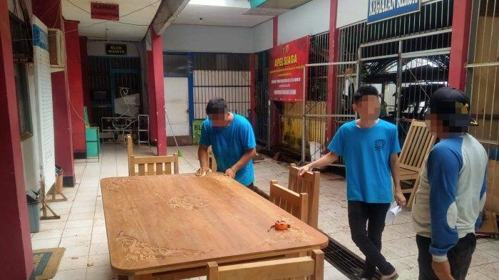 Warga Binaan Lapas Amuntai HSU Mampu Olah Kayu Jadi Mebel Berkualitas Tinggi
