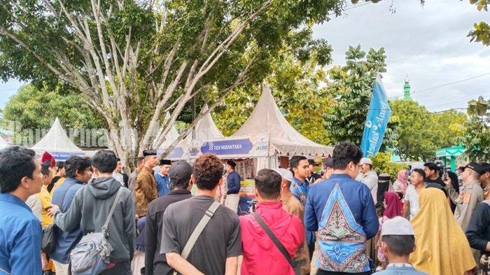 Warga HST Ramai-ramai Borong Sembako di Pasar Ramadhan dan Pasar Murah Bersubsidi