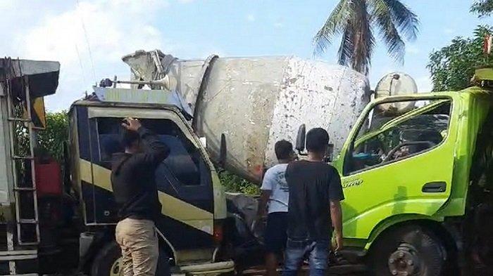 Dua Truk Tabrakan di Jalan Gubernur Syarkawi Kabupaten Banjar, Satu Sopir Terluka