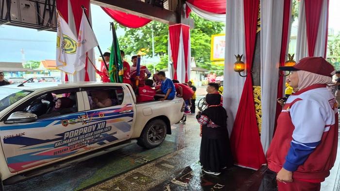 Kedatangan Kirab Obor Porprov XII Kalsel 2025, Banjarmasin Diharapkan Juara Umum