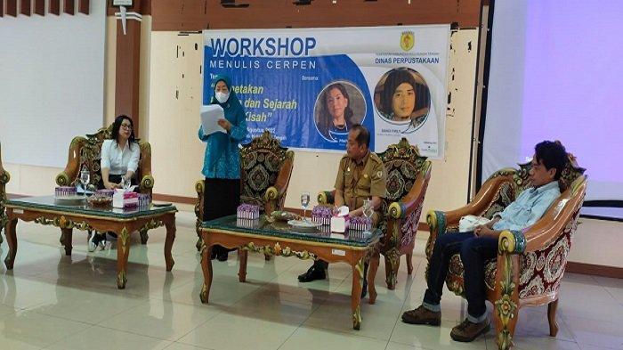 Petakan Sejarah dan Budaya Melalui Bakisah, Dinas Perpustakaan HST Gelar Workshop Menulis Cerpen