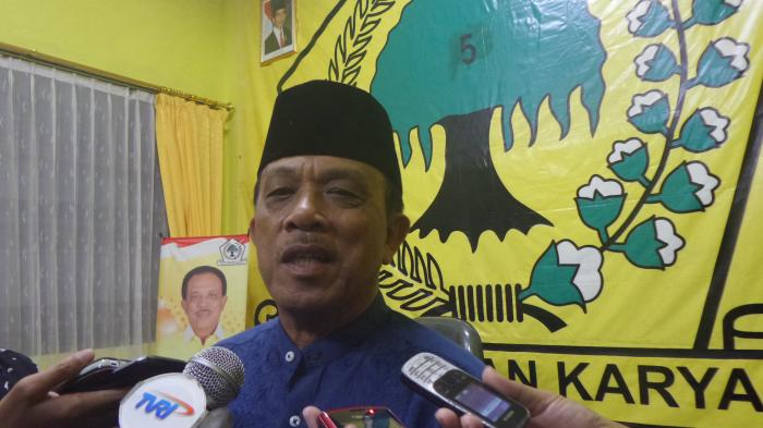 Ditanya Akan Mencalon Ketua Golkar Lagi, Razak Sebut Liat Sikon