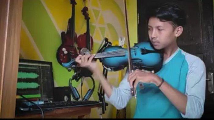 Tampilkan Kepiawaian Mainkan Violin, Ternyata Alasan Abdurrasyid Ngamen Bukan Uang, Tapi Karena Ini