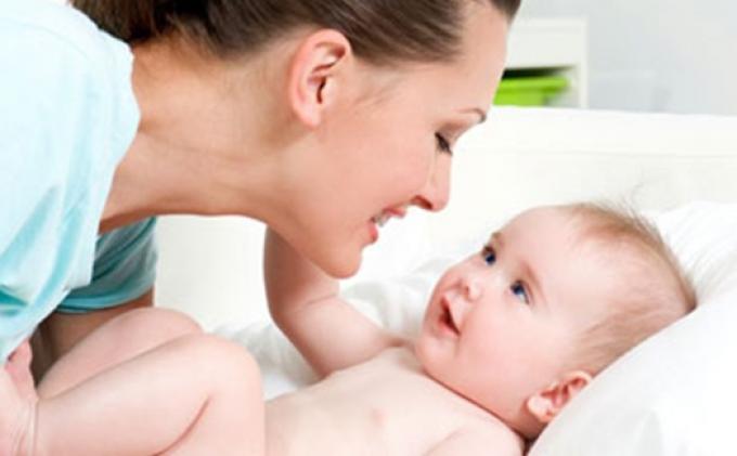 Cara Mudah & Tak Repot Bepergian Dengan Bayi, dr Reisa Broto Asmoro Imbau Bawa Barang Secukupnya