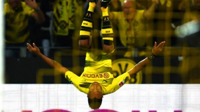 LIVE STREAMING Liga Jerman VfB Stuttgart Vs Borussia Dortmund - Opsi Tepikan Aubameyang