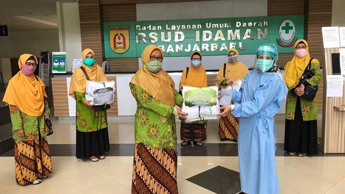 Aisyiyah Kalsel Bagikan APD ke Rumah Sakit dan Puskesmas
