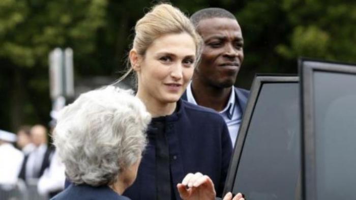 Kekasih Baru Presiden Perancis Muncul dalam Acara Kenegaraan